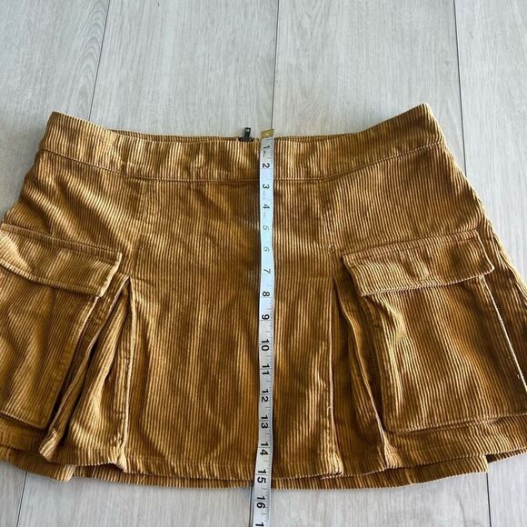 Wild Fable Women's Corduroy Cargo Pleated Mini Skirt Mustard Yellow size L - Picture 2 of 6